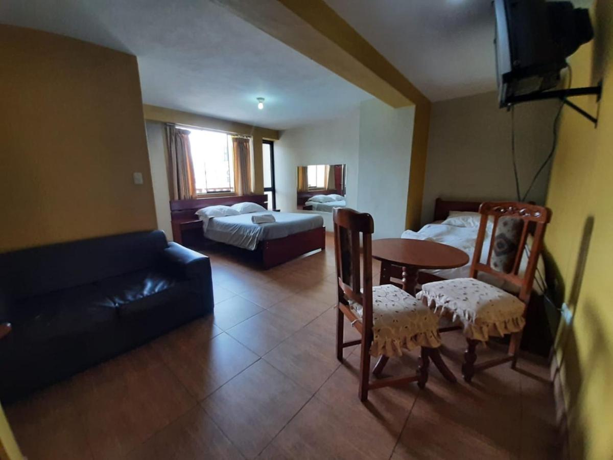 Hostal Don Cristobal อายากุตโช ภายนอก รูปภาพ