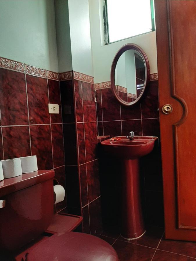 Hostal Don Cristobal อายากุตโช ภายนอก รูปภาพ