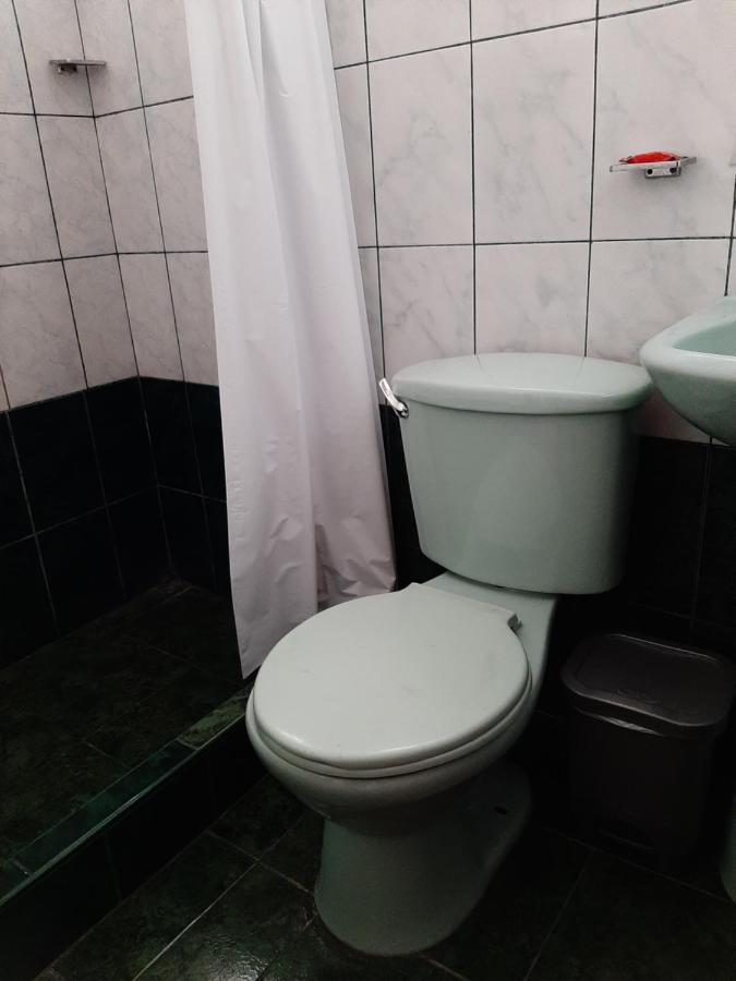Hostal Don Cristobal อายากุตโช ภายนอก รูปภาพ