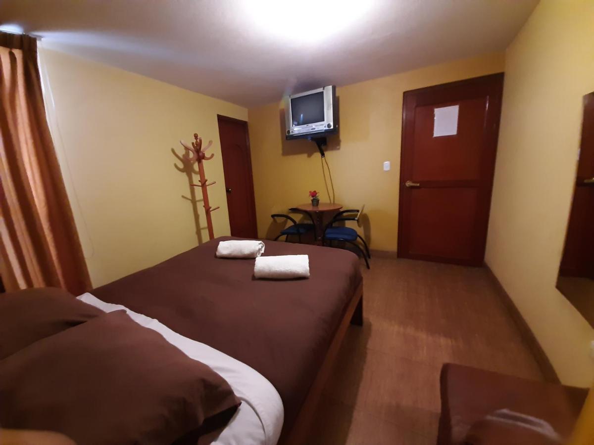 Hostal Don Cristobal อายากุตโช ภายนอก รูปภาพ